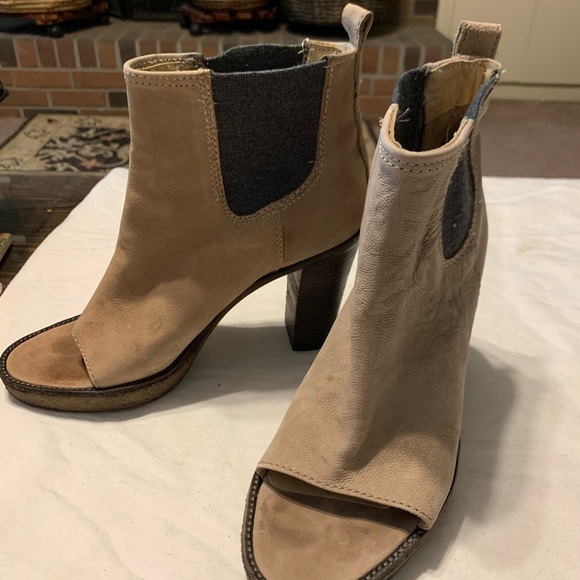 SOLD. 37 BRUNELLO CUCINELLI Italian $1250 bootie heel - Picture 4 of 13